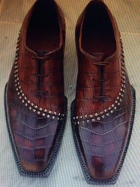 European Culture Brown Croc-Embossed Leather Oxfords with Stud Trim Never Worn